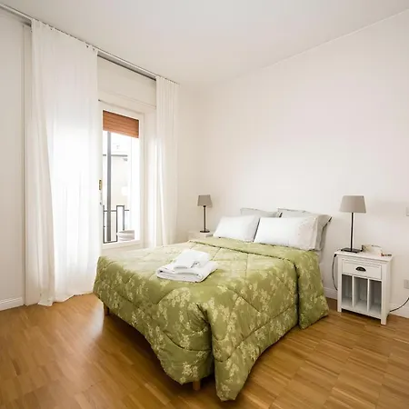 Bright And Peaceful Location Apartamento